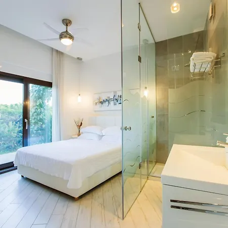 The Sani Jewels, Nafsika With Private Pool Villa *