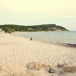 The Sani Jewels, Nafsika Βίλα Παραλία Σάνη