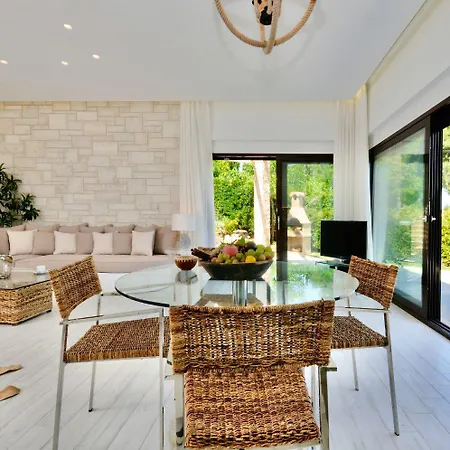The Sani Jewels, Nafsika With Private Pool 빌라