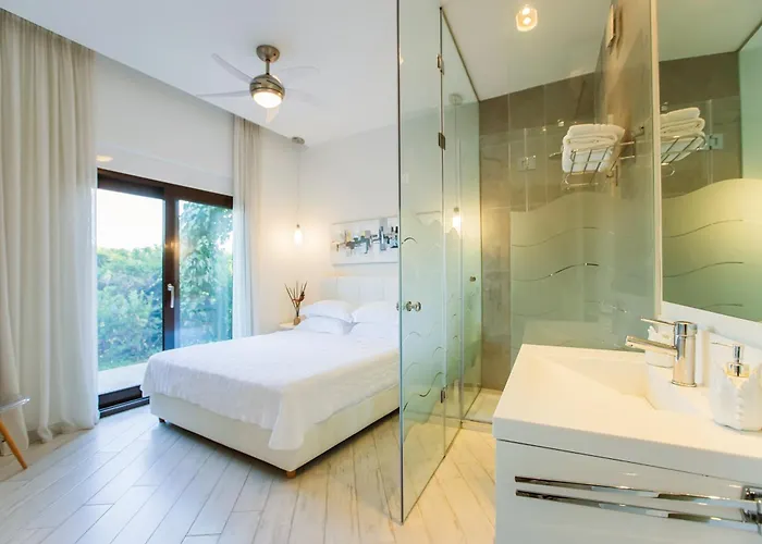 The Sani Jewels, Nafsika Villa *